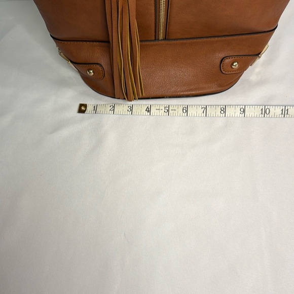 Classic Brown Leather Tote with Tassel Detail - Picture 6 of 9
